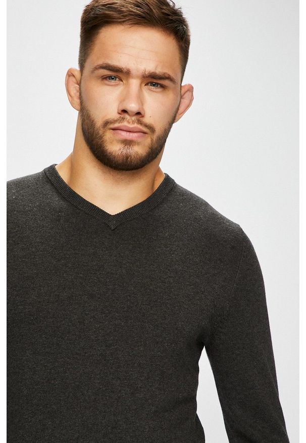 Jack & Jones - Sweter. Okazja: na co dzień. Kolor: szary. Materiał: dzianina. Wzór: gładki. Styl: casual