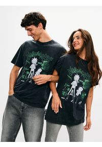 Sinsay - Bawełniana koszulka comfort z nadrukiem Rick & Morty - czarny. Kolor: czarny. Materiał: bawełna. Wzór: nadruk