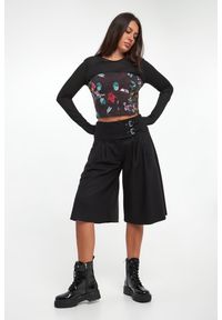 Versace Jeans Couture - Bermudy damskie wełniane VERSACE JEANS COUTURE. Materiał: wełna #1