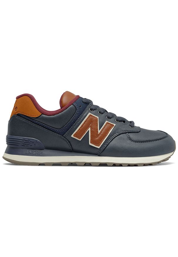 Buty New Balance ML574OMC – granatowe. Okazja: na co dzień. Kolor: niebieski. Materiał: guma, syntetyk, skóra, materiał. Szerokość cholewki: normalna. Model: New Balance 574