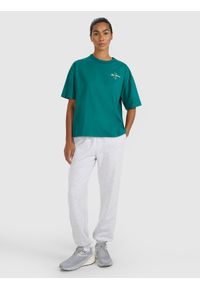 4f - 4F T-shirt oversize z nadrukiem damski - turkusowy XXL. Okazja: na co dzień. Kolor: turkusowy. Materiał: materiał, bawełna, jersey, dzianina. Długość rękawa: krótki rękaw. Długość: krótkie. Wzór: nadruk. Styl: sportowy, klasyczny, casual