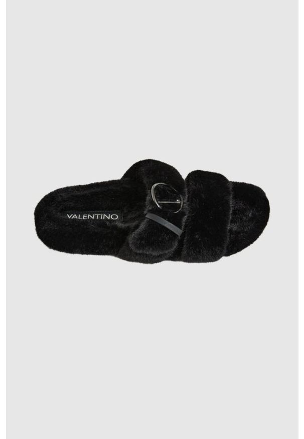 Valentino by Mario Valentino - VALENTINO Czarne klapki damskie z syntetycznego futerka. Kolor: czarny. Materiał: syntetyk, futro
