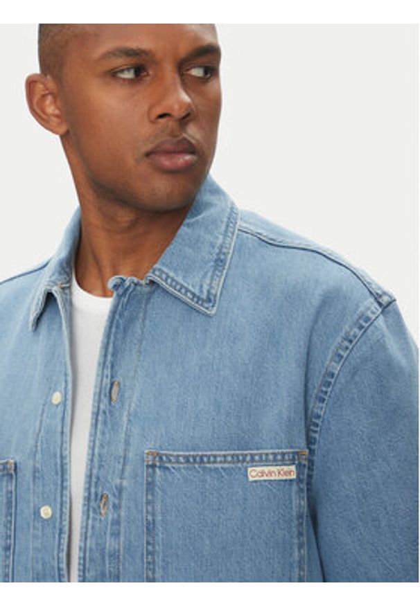 Calvin Klein Jeans Koszula jeansowa Bowler J30J327512 Niebieski Relaxed Fit. Kolor: niebieski. Materiał: bawełna