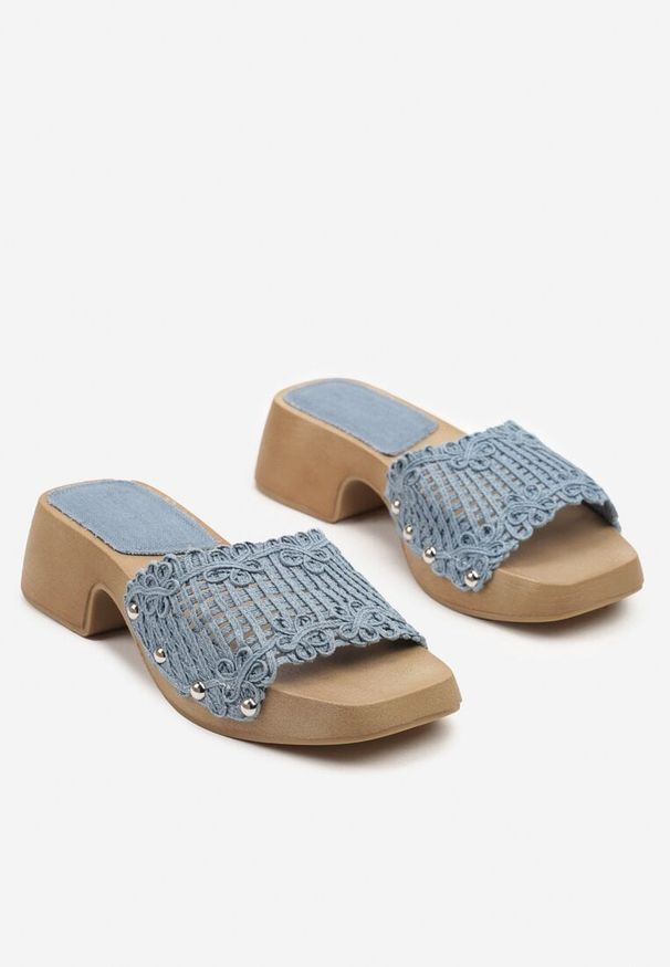 Born2be - Niebieskie Klapki z Szydełkowym Paskiem na Niskim Słupku Cilanne. Okazja: na co dzień. Kolor: niebieski. Sezon: lato. Obcas: na słupku. Styl: elegancki, retro, casual