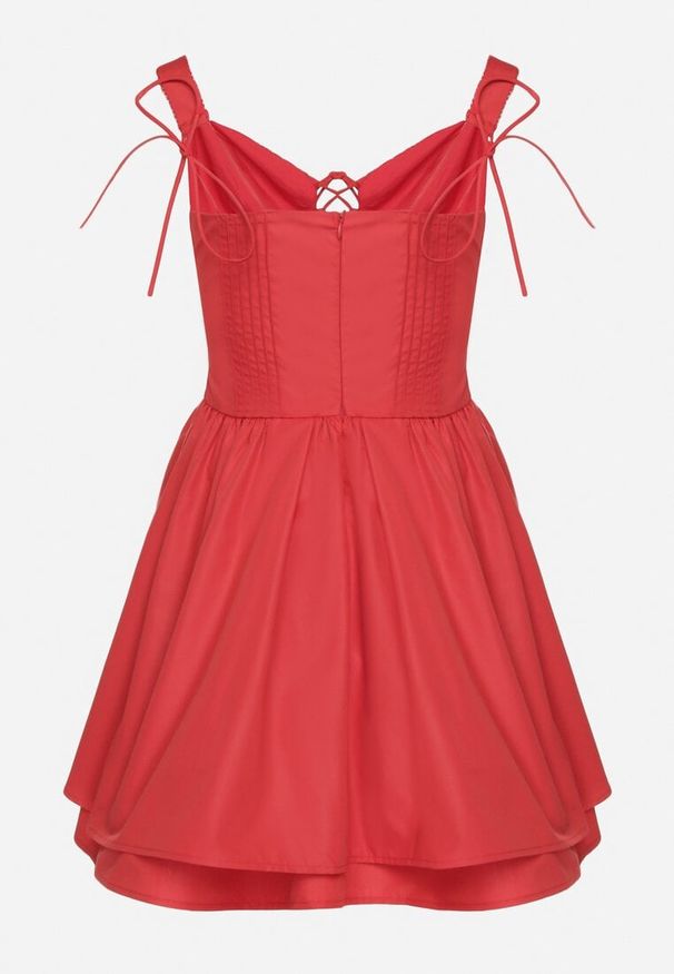 Born2be - Czerwona Bawełniana Sukienka Vices w Rustykalnym Stylu z Wiązaniem Fenavira. Okazja: na co dzień. Kolor: czerwony. Materiał: bawełna. Długość rękawa: na ramiączkach. Wzór: aplikacja. Styl: casual