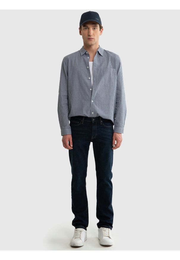 Big-Star - Koszula męska w drobną kratę granatowa Mersinino 403. Typ kołnierza: kołnierzyk klasyczny. Kolor: niebieski. Materiał: bawełna, jeans. Wzór: gładki. Styl: klasyczny, sportowy