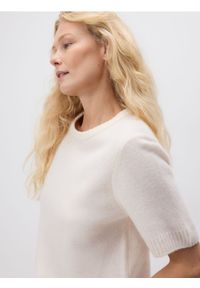 Reserved - Wełniany sweter - kremowy. Kolor: kremowy. Materiał: wełna