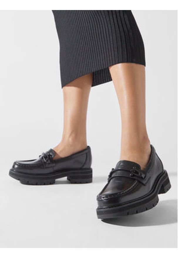 Clarks Loafersy Orianna Bit 261748084 Czarny. Kolor: czarny. Materiał: skóra