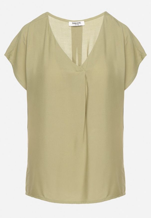 Born2be - Zielona Wiskozowa Bluzka z Dekoltem w Serek Tilondia. Okazja: na co dzień. Typ kołnierza: dekolt w serek. Kolor: zielony. Materiał: wiskoza. Styl: casual, klasyczny