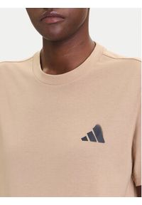Adidas - adidas T-Shirt City Tech Summer Graphic JV8600 Beżowy Regular Fit. Kolor: beżowy. Materiał: bawełna #4