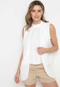 Born2be - Biała Asymetryczna Bluzka z Dłuższymi Bokami Fadeleira. Okazja: na co dzień. Kolor: biały. Materiał: jeans. Długość: długie. Styl: klasyczny, elegancki, casual #7