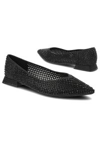 Czarne Baleriny Menbur Eleganckie Wsuwane Obuwie Damskie. Okazja: na co dzień. Nosek buta: szpiczasty. Zapięcie: bez zapięcia. Kolor: czarny. Materiał: materiał. Szerokość cholewki: normalna. Wzór: geometria, aplikacja. Styl: elegancki #7
