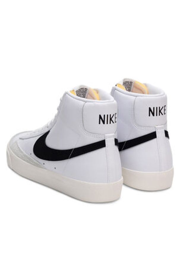 Nike Sneakersy BQ6806-100 Biały. Kolor: biały. Materiał: materiał