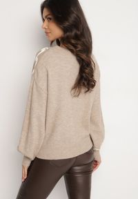 Born2be - Beżowy Sweter z Wiskozą Ozdobiony Haftem Senorwen. Okazja: na co dzień. Kolor: beżowy. Materiał: wiskoza. Wzór: aplikacja, haft. Styl: sportowy, klasyczny, elegancki, casual #5