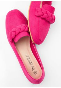 bonprix - Półbuty wsuwane loafer. Zapięcie: bez zapięcia. Kolor: różowy. Materiał: skóra, welur. Styl: elegancki