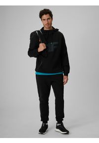 4f - 4F Bluza dresowa regular z kapturem męska - czarna S. Okazja: na co dzień. Typ kołnierza: kaptur. Kolor: czarny. Materiał: dresówka. Styl: casual #2