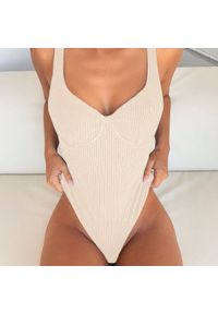 Intica - Jednoczęściowy strój kąpielowy z fiszbinami na plażę Dicle. Kolor: beżowy. Materiał: materiał