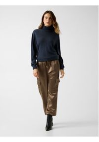 Guess Spodnie materiałowe 172809 Brązowy Slim Fit. Kolor: brązowy. Materiał: materiał #2