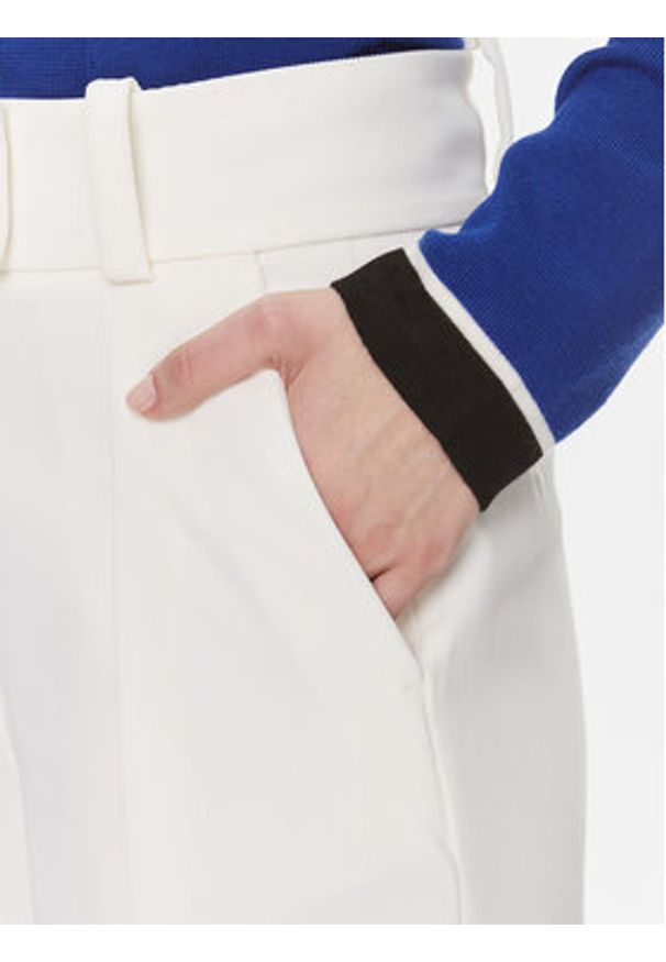 IVY & OAK - IVY OAK Spodnie materiałowe Peony IO1100X5121 Écru Regular Fit. Materiał: bawełna, syntetyk