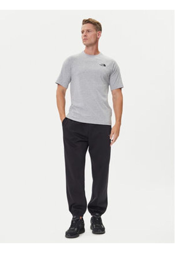 The North Face T-Shirt NF0A87NU Szary Regular Fit. Kolor: szary. Materiał: bawełna