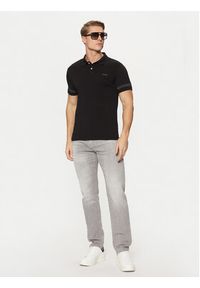 Guess Polo M5RP66 J1314 Czarny Slim Fit. Typ kołnierza: polo. Kolor: czarny. Materiał: bawełna