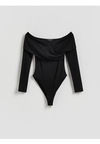 Reserved - Body z odkrytymi ramionami - czarny. Kolor: czarny. Materiał: dzianina, wiskoza #1