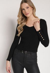 Born2be - Czarny Sweter z Wiskozą z Prążkowanego Materiału z Metaliczną Nitką i Guzikami Lianodia. Okazja: na co dzień. Kolor: czarny. Materiał: wiskoza, materiał, prążkowany. Styl: casual, klasyczny, elegancki