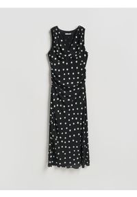 Reserved - Sukienka midi w grochy - czarny. Kolor: czarny. Materiał: tkanina. Wzór: grochy. Długość: midi #1