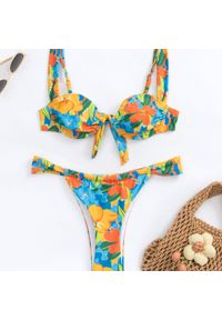 Intica - Strój kąpielowy usztywniany na plażę z unikalnym wzorem Vilja. Kolor: wielokolorowy. Materiał: materiał #1