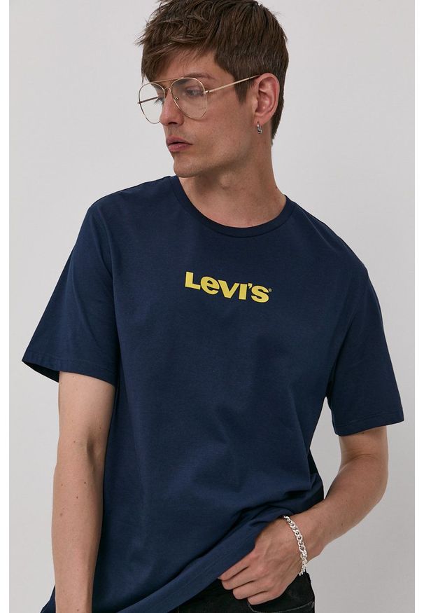 Levi's® - Levi's - T-shirt. Okazja: na co dzień, na spotkanie biznesowe. Kolor: niebieski. Materiał: dzianina. Wzór: nadruk. Styl: biznesowy, casual