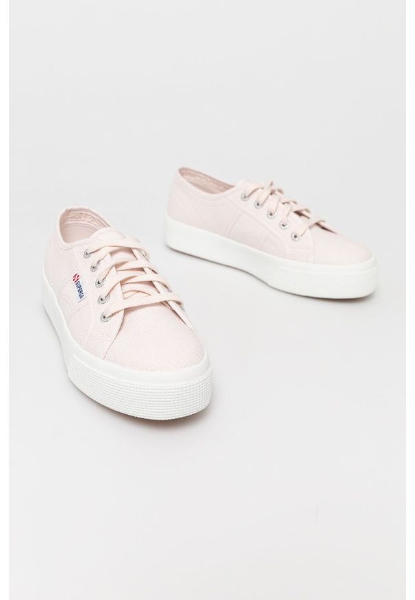 Superga - Tenisówki. Nosek buta: okrągły. Zapięcie: sznurówki. Kolor: różowy. Obcas: na platformie