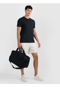 4f - 4F Torba treningowa (26 L) - czarna Uniwersalny. Kolor: czarny. Materiał: tkanina, materiał. Sport: pływanie, fitness