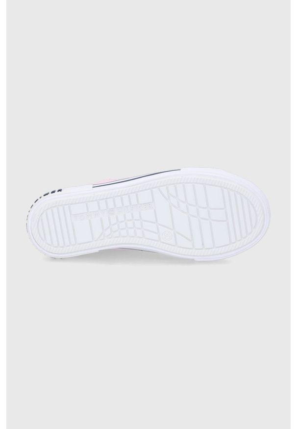 TOMMY HILFIGER - Tommy Hilfiger Tenisówki dziecięce kolor różowy. Nosek buta: okrągły. Zapięcie: sznurówki. Kolor: różowy. Materiał: włókno, guma, materiał