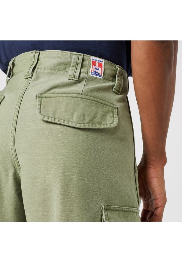 Wrangler - MESKIE SPODNIE WRANGLER CASEY JONES CARGO OLIVE 112350906