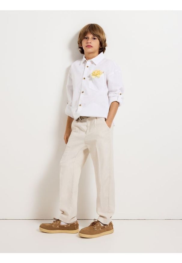 Reserved - Garniturowe spodnie z dodatkiem lnu - beżowy. Kolor: beżowy. Materiał: len