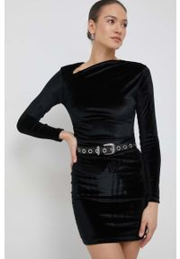 Answear Lab sukienka kolor czarny mini dopasowana. Kolor: czarny. Materiał: dzianina. Typ sukienki: dopasowane. Styl: wakacyjny. Długość: mini #3