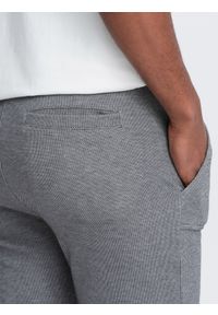 Ombre Clothing - Spodnie męskie dresowe ze strukturalnej dzianiny - grafitowe V5 - Rozmiar: L. Kolor: szary. Materiał: dresówka, dzianina. Wzór: melanż, aplikacja, ze splotem. Styl: elegancki #5