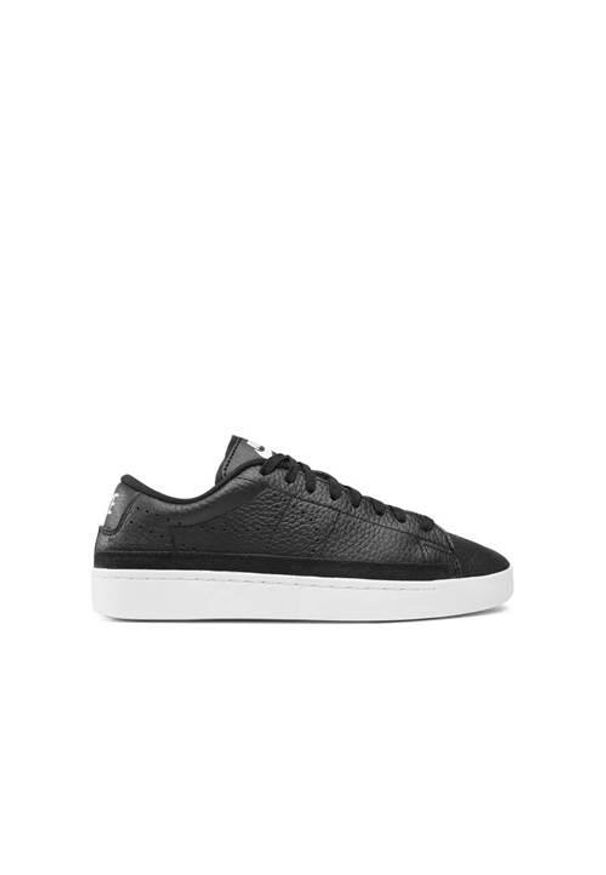 Buty do chodzenia męskie Nike Blazer Low X. Zapięcie: sznurówki. Kolor: czarny. Materiał: guma, skóra, tkanina, materiał, syntetyk. Szerokość cholewki: normalna. Sport: turystyka piesza