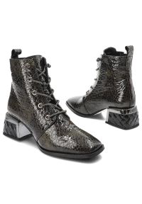 Zielone Botki Venezia Modne Buty Damskie. Okazja: na co dzień. Kolor: zielony. Materiał: skóra, jeans. Styl: casual, elegancki