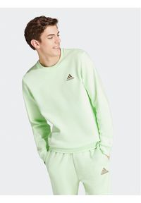 Adidas - adidas Bluza Essentials IN0326 Zielony Regular Fit. Kolor: zielony. Materiał: bawełna