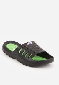 Born2be - Czarno-Zielone Klapki na Grubej Podeszwie z Wycięciami na Cholewce Henria. Okazja: na co dzień. Kolor: czarny. Materiał: jeans, dresówka. Styl: sportowy, wakacyjny, casual #3