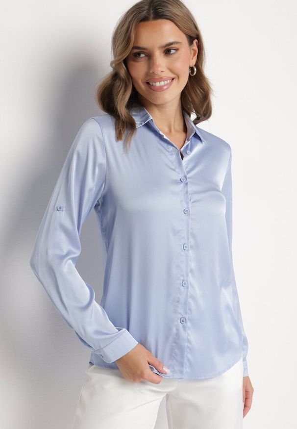 Born2be - Niebieska Koszula o Klasycznym Kroju z Kołnierzykiem Jarinsse. Okazja: na co dzień. Kolor: niebieski. Materiał: jeans. Styl: klasyczny