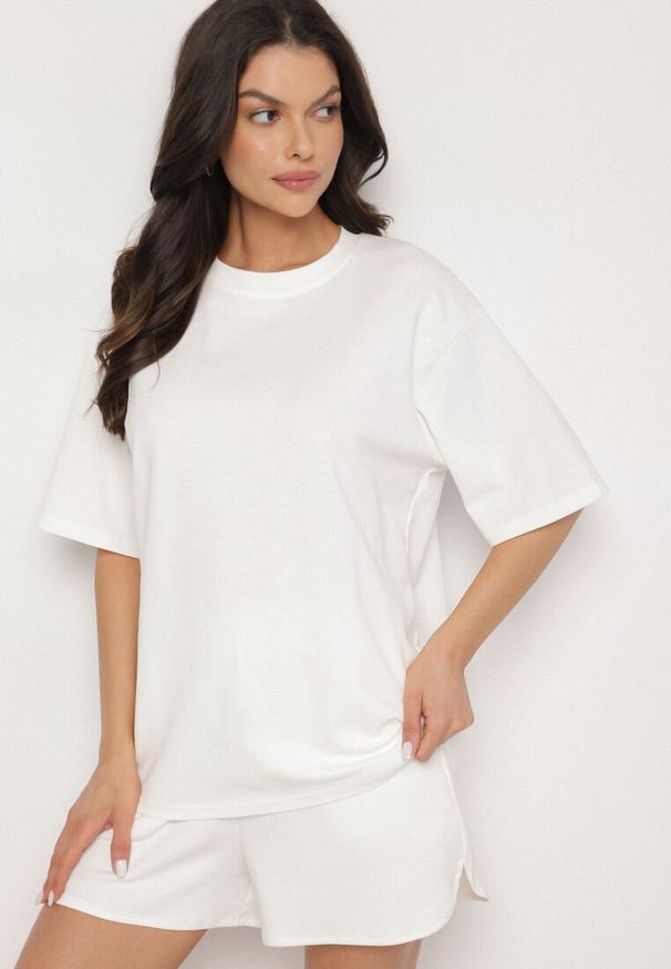 Born2be - Biały Bawełniany Klasyczny T-shirt Merovira. Okazja: na co dzień, na randkę. Kolor: biały. Materiał: bawełna. Styl: klasyczny