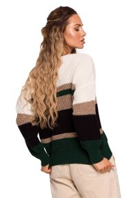 MOE - Kolorowy sweter w paski i z dekoltem w serek. Typ kołnierza: dekolt w serek. Wzór: paski, kolorowy