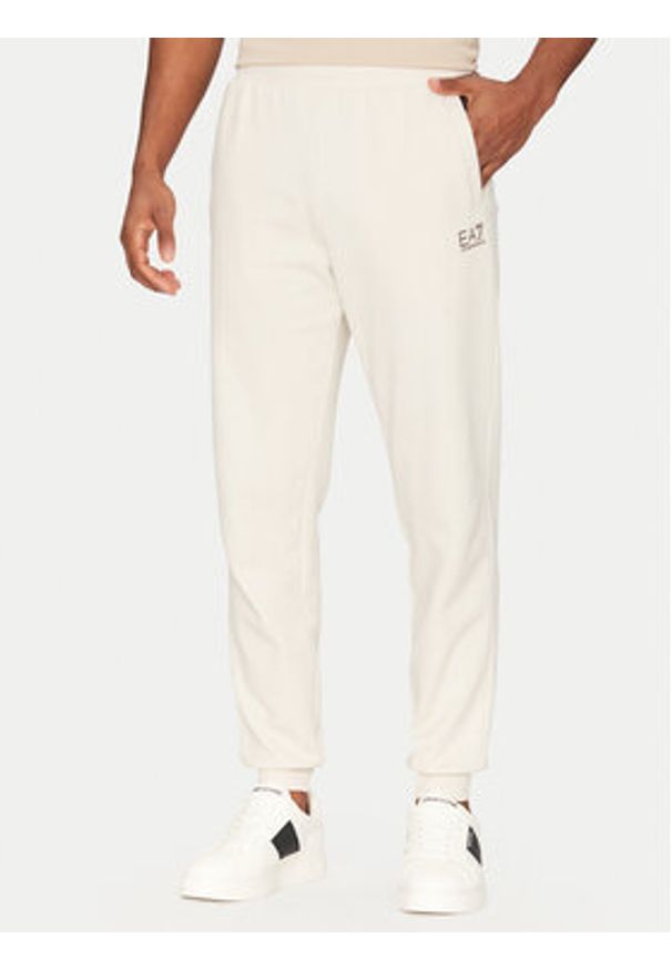 EA7 Emporio Armani Dres 7M000282 AF12660 U1112 Biały Regular Fit. Kolor: biały. Materiał: bawełna, syntetyk