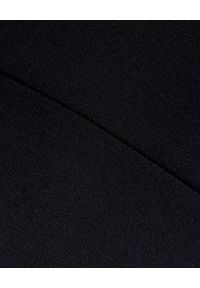 Alexander McQueen - ALEXANDER MCQUEEN - Czarna sukienka z wełny. Okazja: na co dzień. Kolor: czarny. Materiał: wełna. Typ sukienki: rozkloszowane, proste, asymetryczne. Styl: klasyczny, casual #6