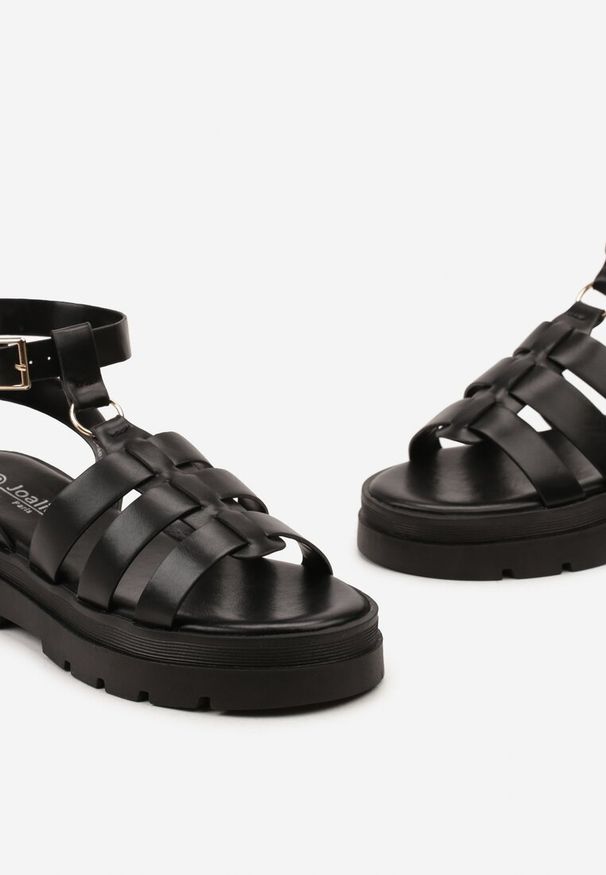 Renee - Czarne Sandały Typu Gladiatorki z Ekoskóry z Wycięciami i Sprzączką Porla. Okazja: na co dzień. Zapięcie: sprzączka. Kolor: czarny. Sezon: lato. Styl: klasyczny, casual, elegancki