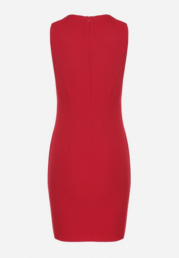 Born2be - Czerwona Ołówkowa Sukienka Bez Rękawów z Wiskozą Nelazira. Okazja: na co dzień. Kolor: czerwony. Materiał: wiskoza. Długość rękawa: bez rękawów. Typ sukienki: ołówkowe. Styl: casual, elegancki, klasyczny