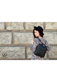 Plecak skórzany damski PAOLO PERUZZI T-73-BL czarny. Kolor: czarny. Materiał: skóra. Styl: casual #1