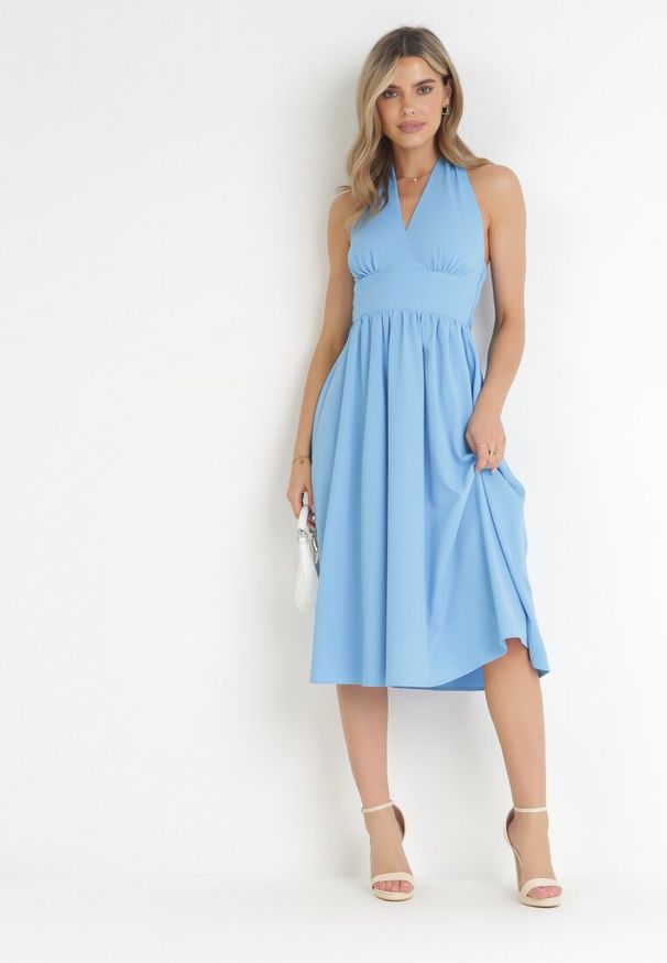 Born2be - Niebieska Rozkloszowana Sukienka z Wiązaniem na Szyi Nosalae. Kolor: niebieski. Typ sukienki: kopertowe